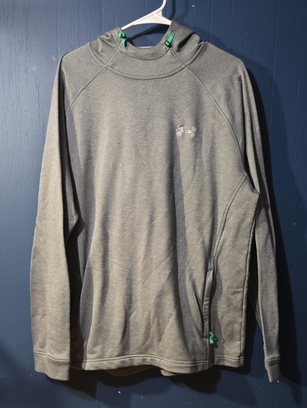 Under Armour Men's Heather Gray Crewneck Pullover Sweater